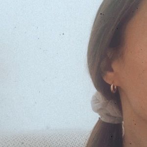 Meet your Posher, Helly